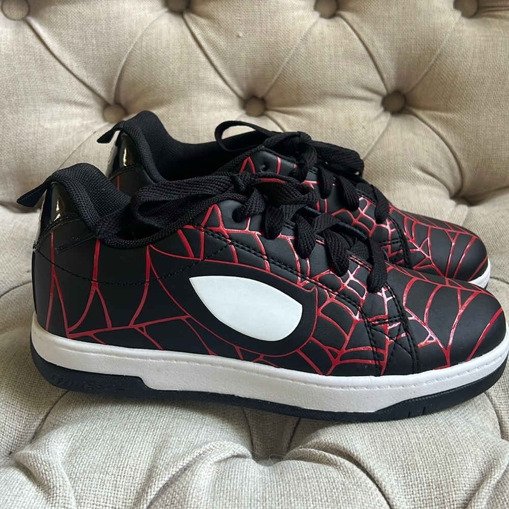 NWOT Marvel Split Spiderman Youth Heelys - Picture 4 of 10